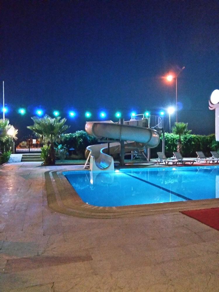 Mikado Hotel Mahmutlar Esterno foto