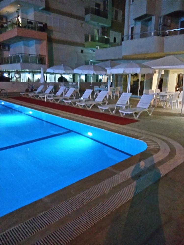 Mikado Hotel Mahmutlar Esterno foto